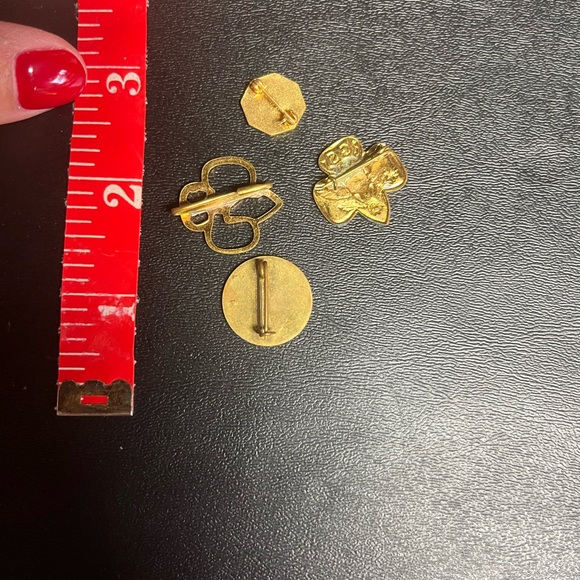 Girl Scout vintage pins - Picture 3 of 3